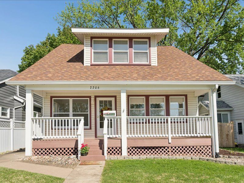 2206 6th Street — Moline, IL 61265