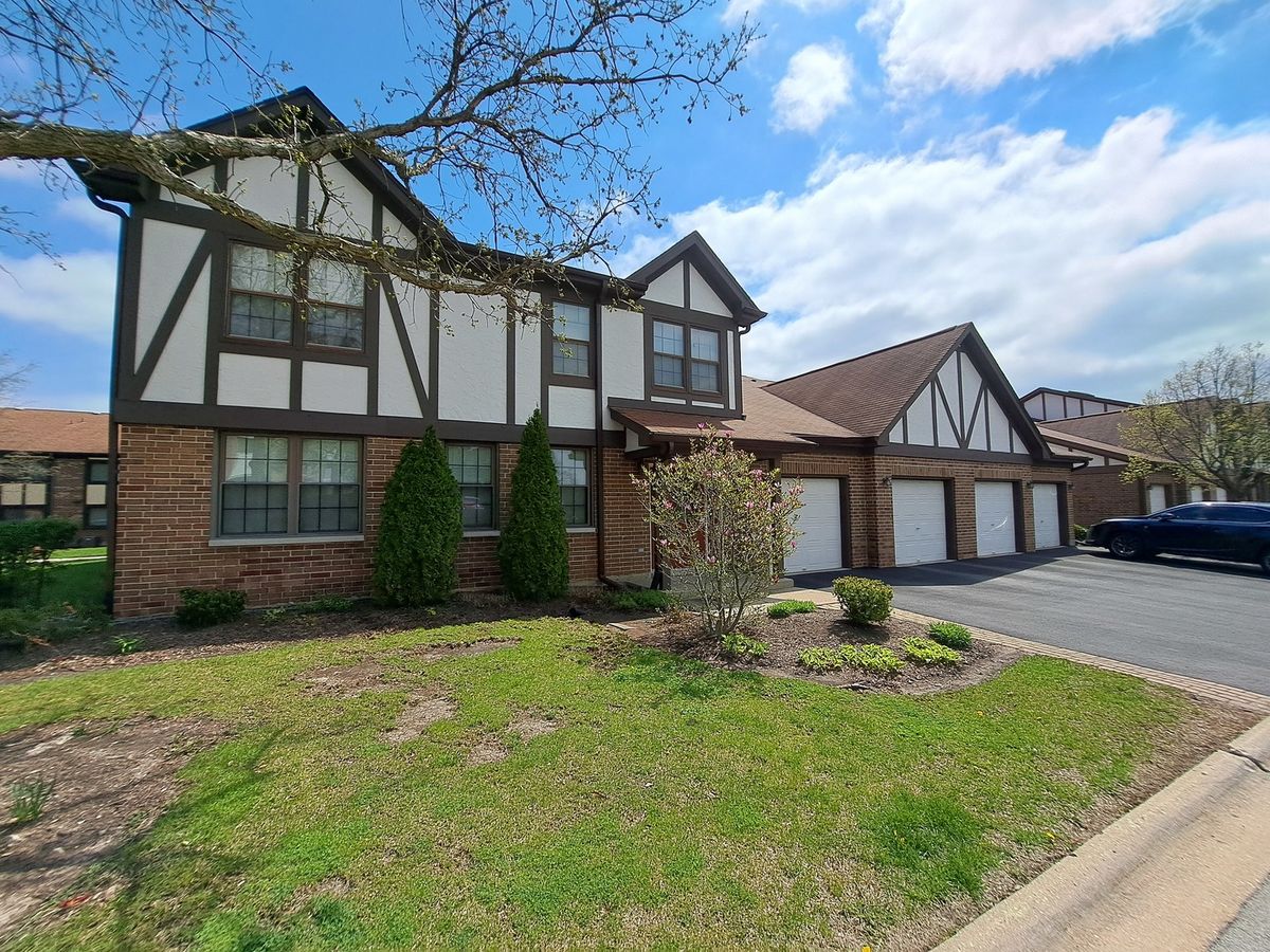 216 Stoneybrook Lane, Bloomingdale, IL 60108