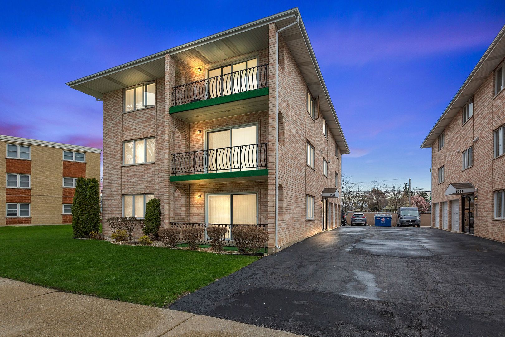 5359 Edison Avenue #2N — Oak Lawn, IL 60453