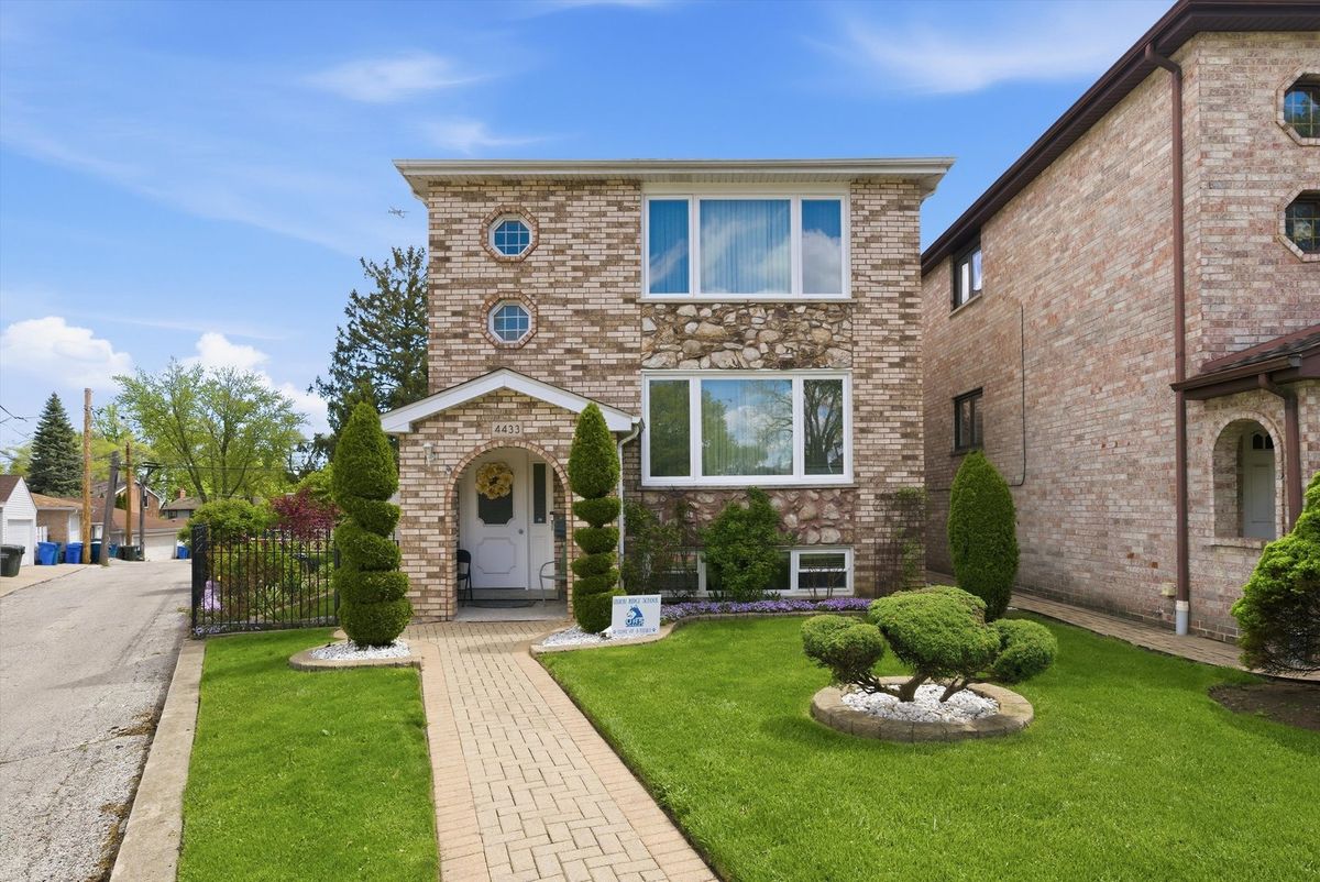 4433 Neenah Avenue, Harwood Heights, IL 60706