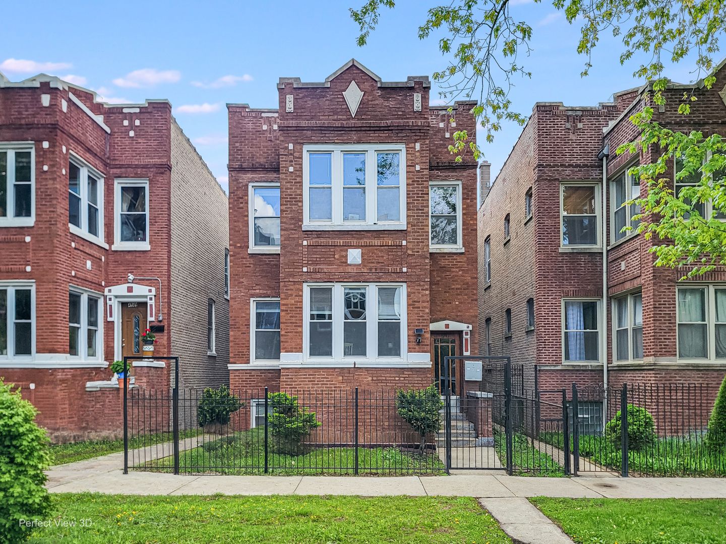 4947 N TROY Street — Chicago, IL 60625