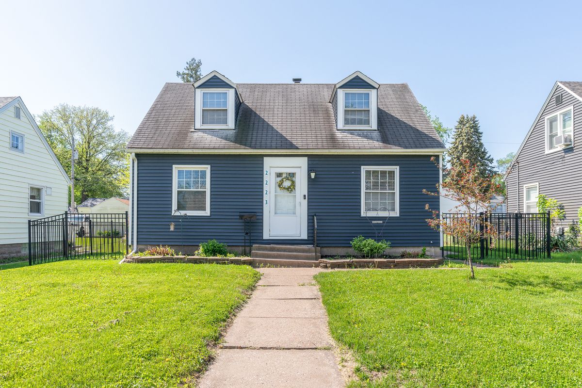 2223 Rusholme Street, Davenport, IA 52804