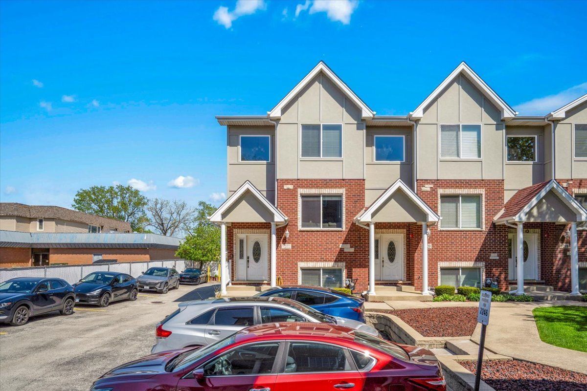 7222 83rd Street, Bridgeview, IL 60455