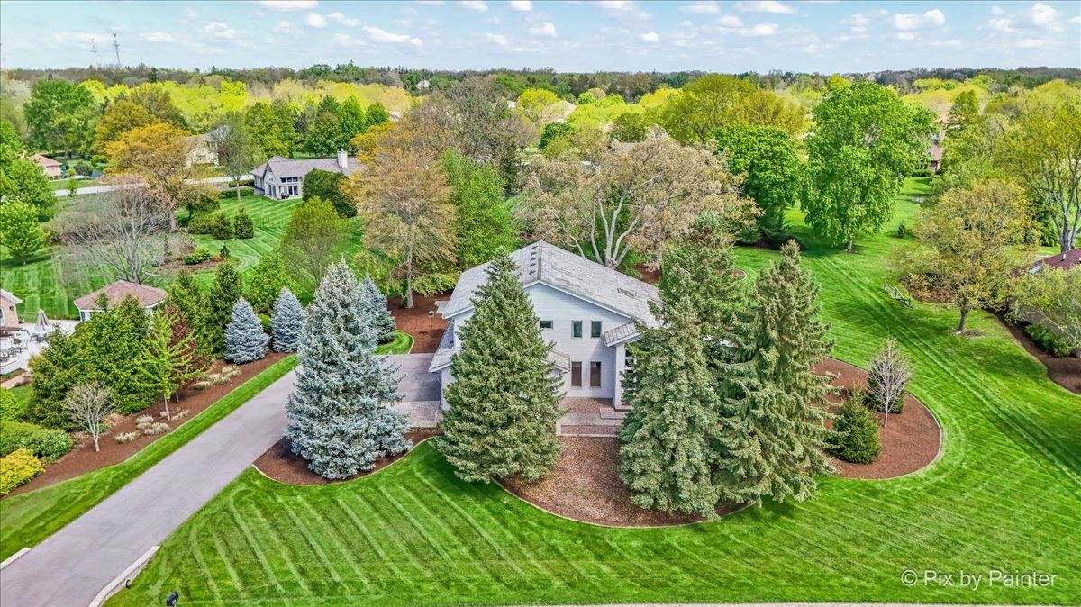 28W300 Flanders Lane, Winfield, IL 60190