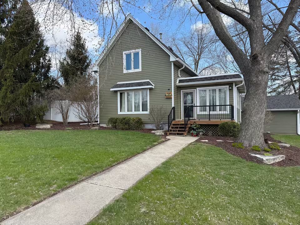 300 Division Street — South Elgin, IL 60177