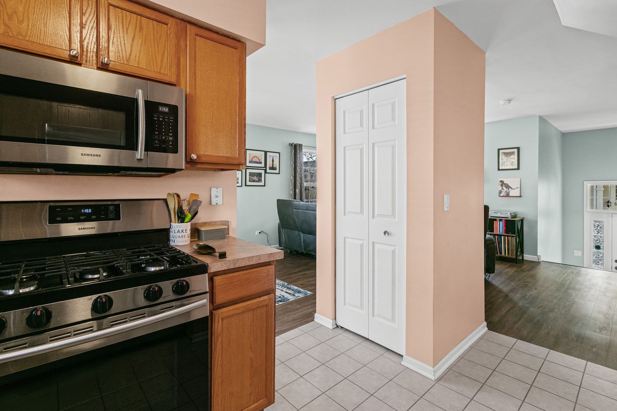 34314 N Barberry Road, Round Lake Beach, IL 60073