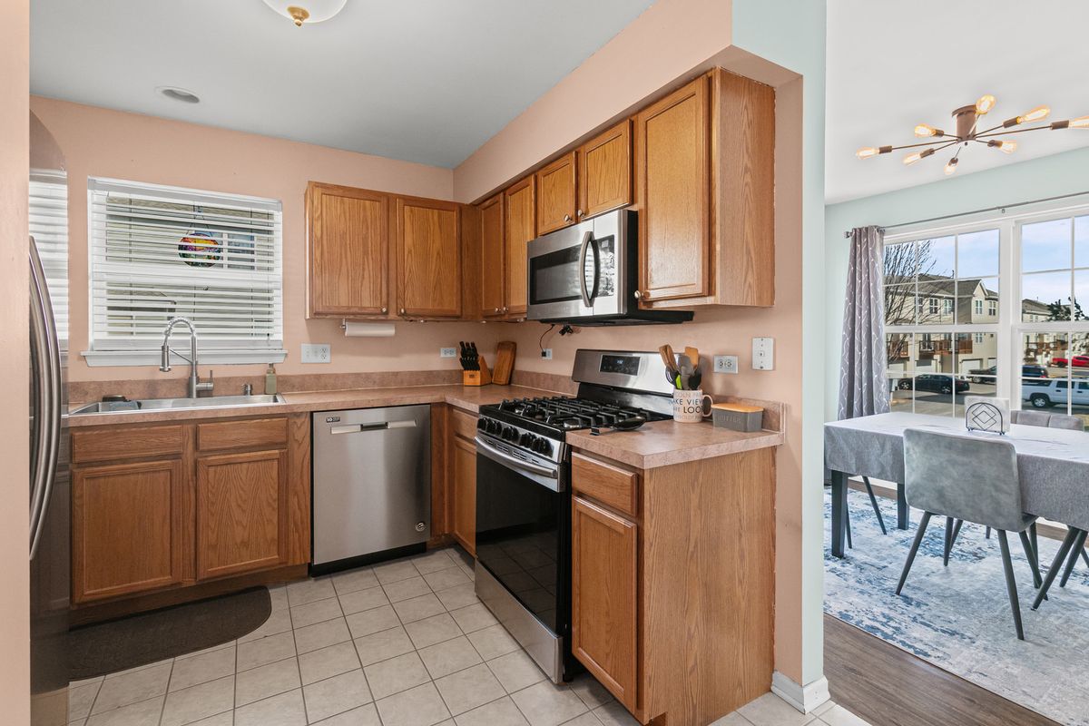 34314 N Barberry Road, Round Lake Beach, IL 60073