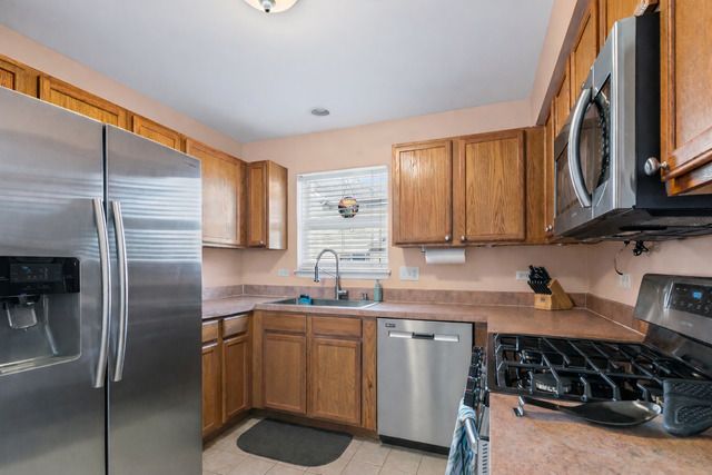 34314 N Barberry Road, Round Lake Beach, IL 60073