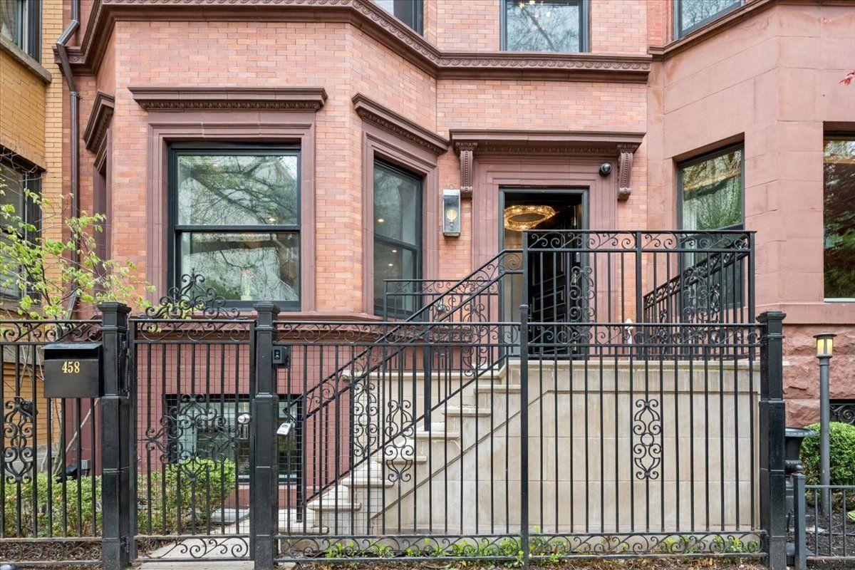 458 Deming Place, Chicago, IL 60614