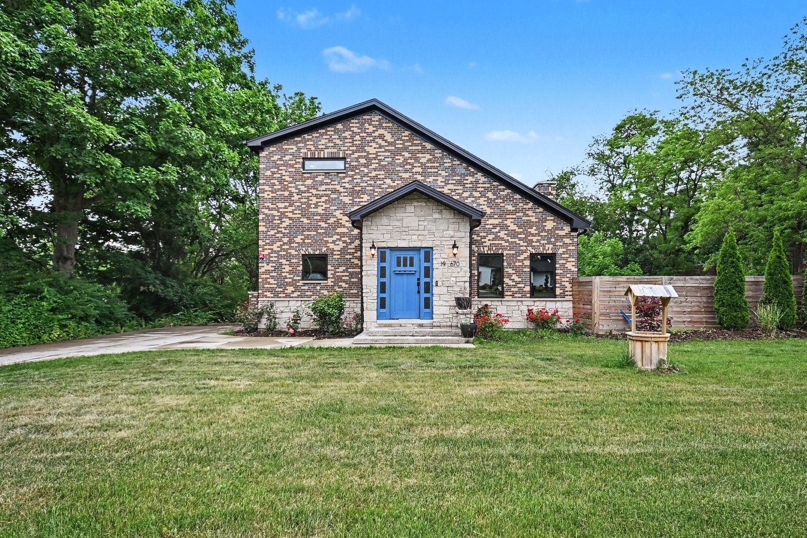 19W676 99th Street — Lemont, IL 60439