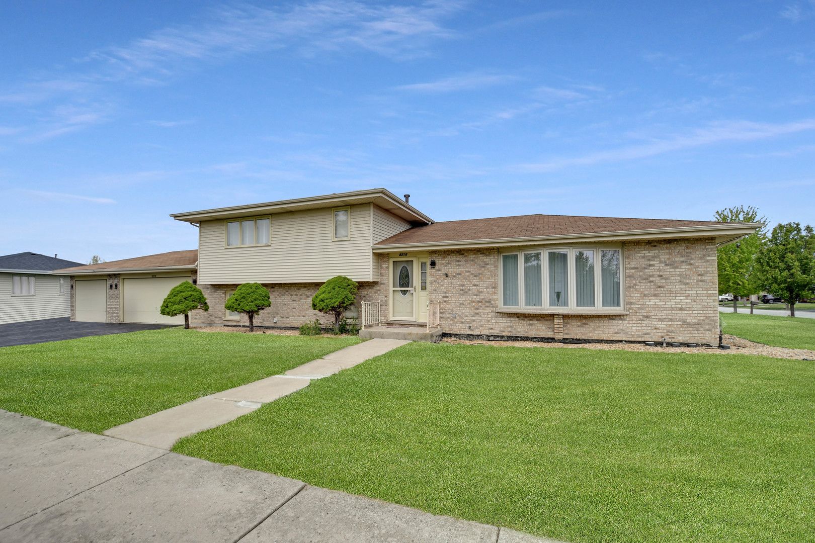8218 170th Street — Tinley Park, IL 60477