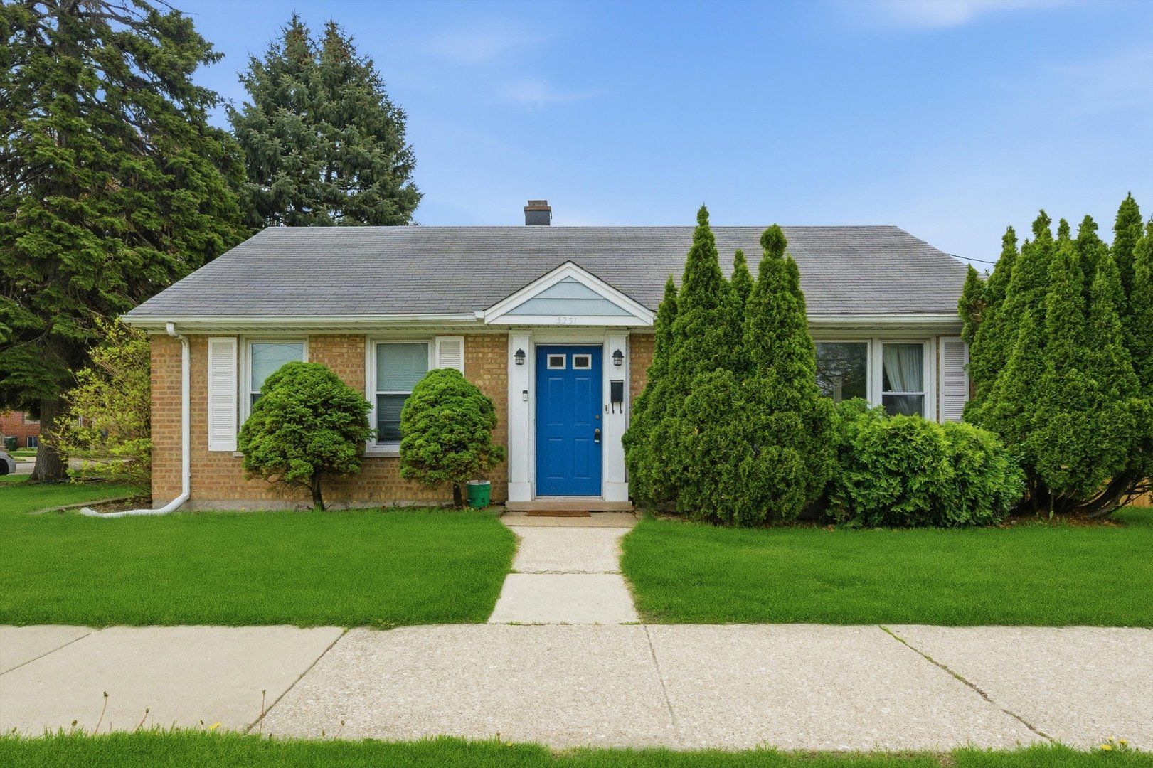 3231 W 99th Street — Evergreen Park, IL 60805