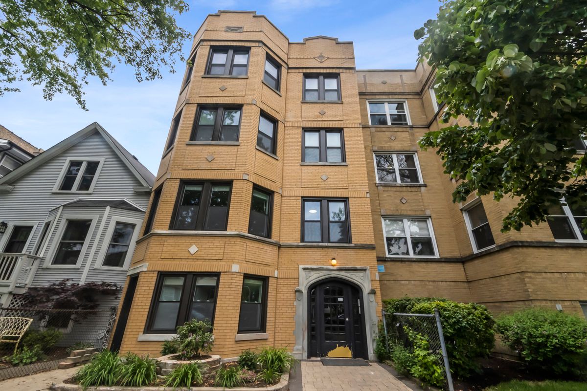 4315 Troy Street, Chicago, IL 60618