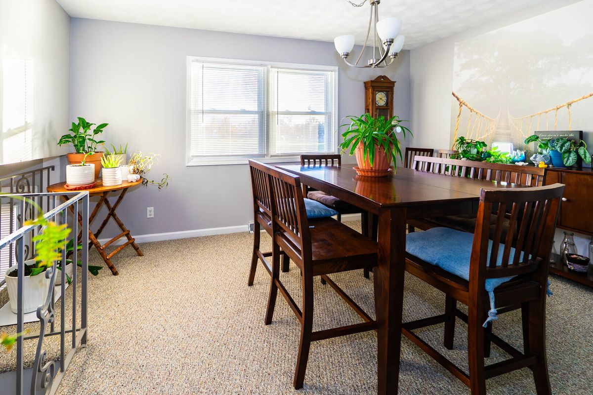1000-1008 Carrie Avenue, Rochelle, IL 61068