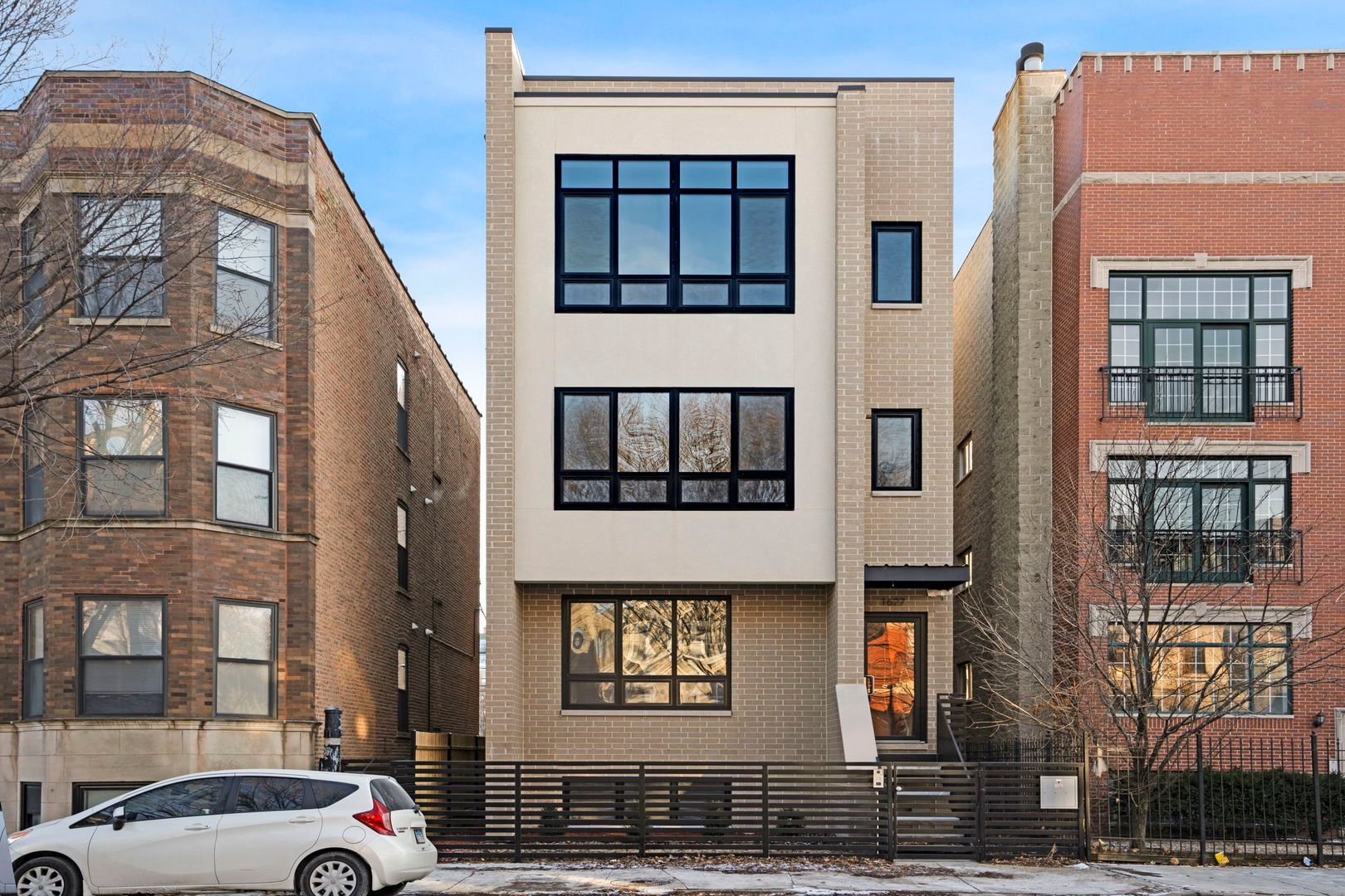 1627 W Warren Boulevard #2 — Chicago, IL 60612
