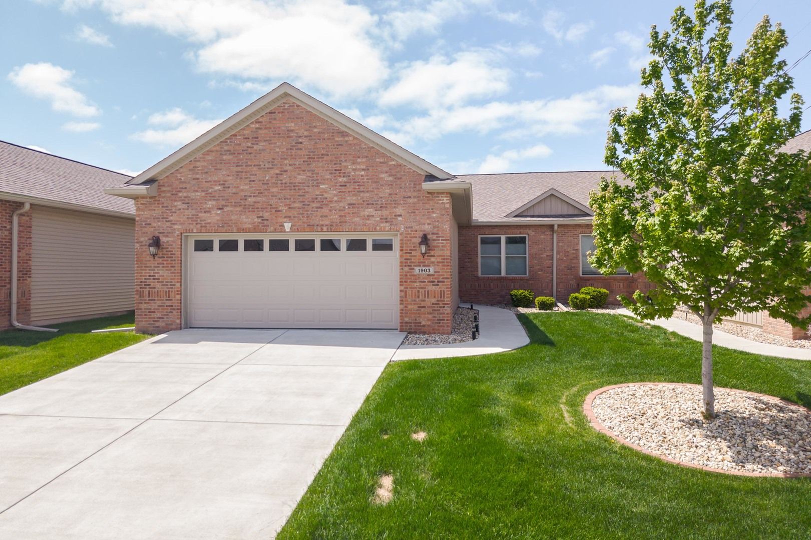1903 Dunraven Road — Bloomington, IL 61704