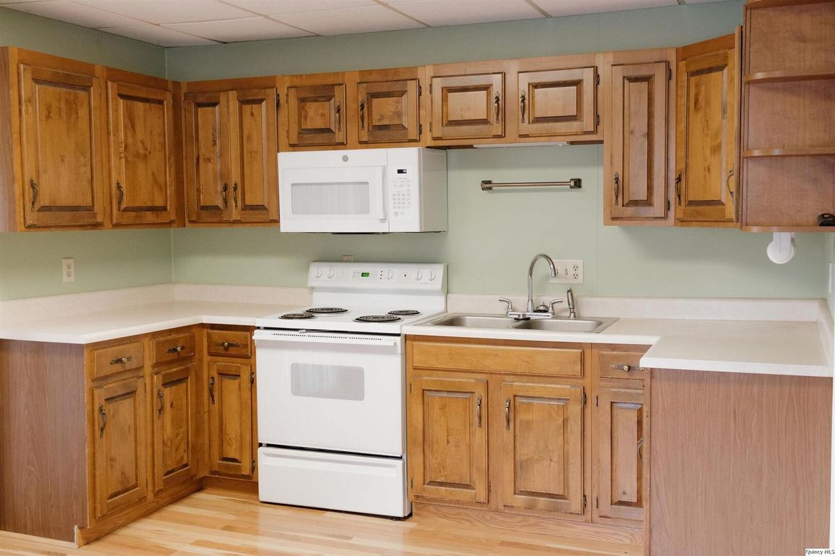 404 Hanna, Golden, IL 62339