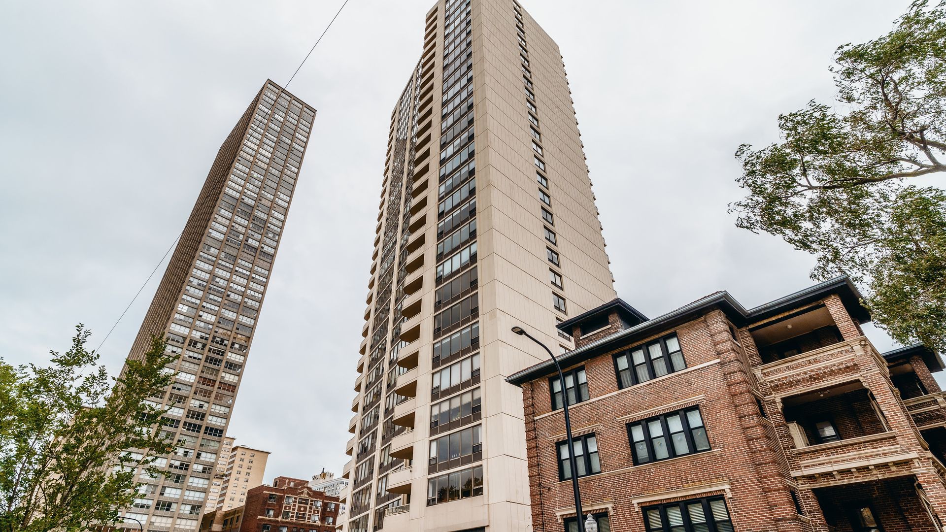 3930 N Pine Grove Avenue #1205 — Chicago, IL 60613
