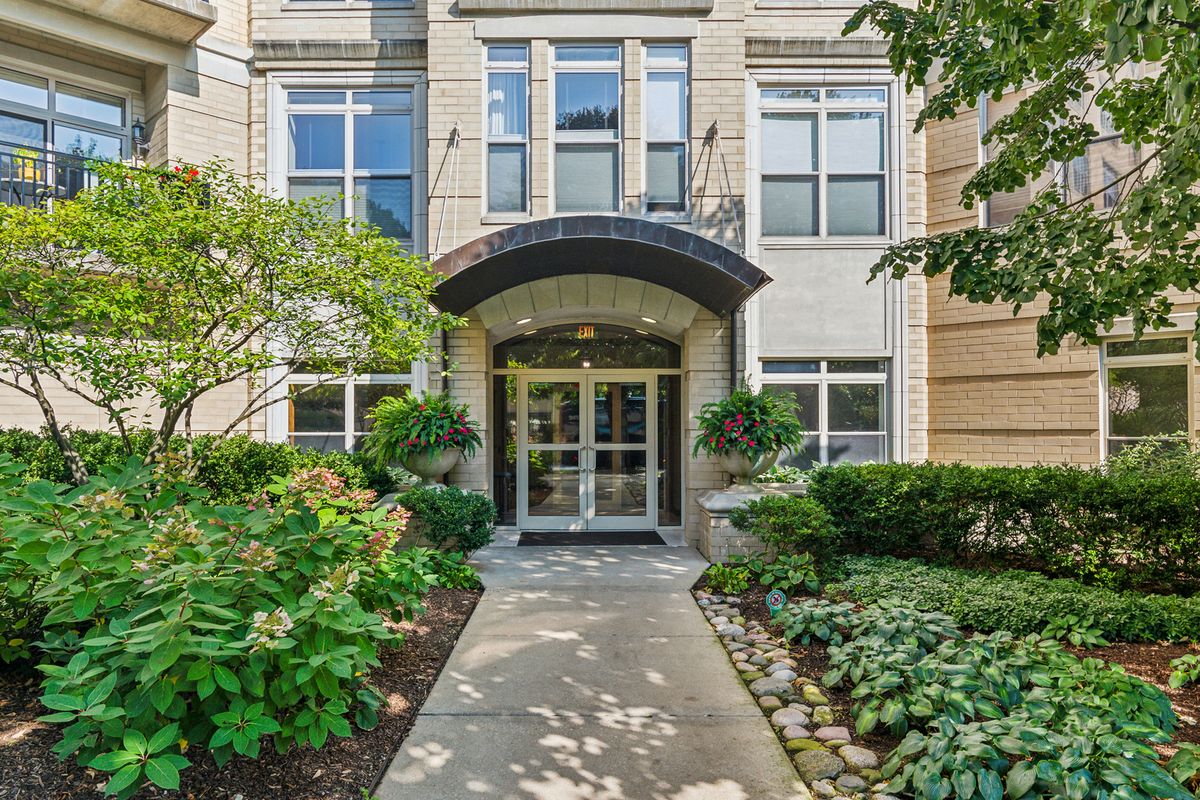 3535 Patten Road #1F, Highland Park, IL 60035