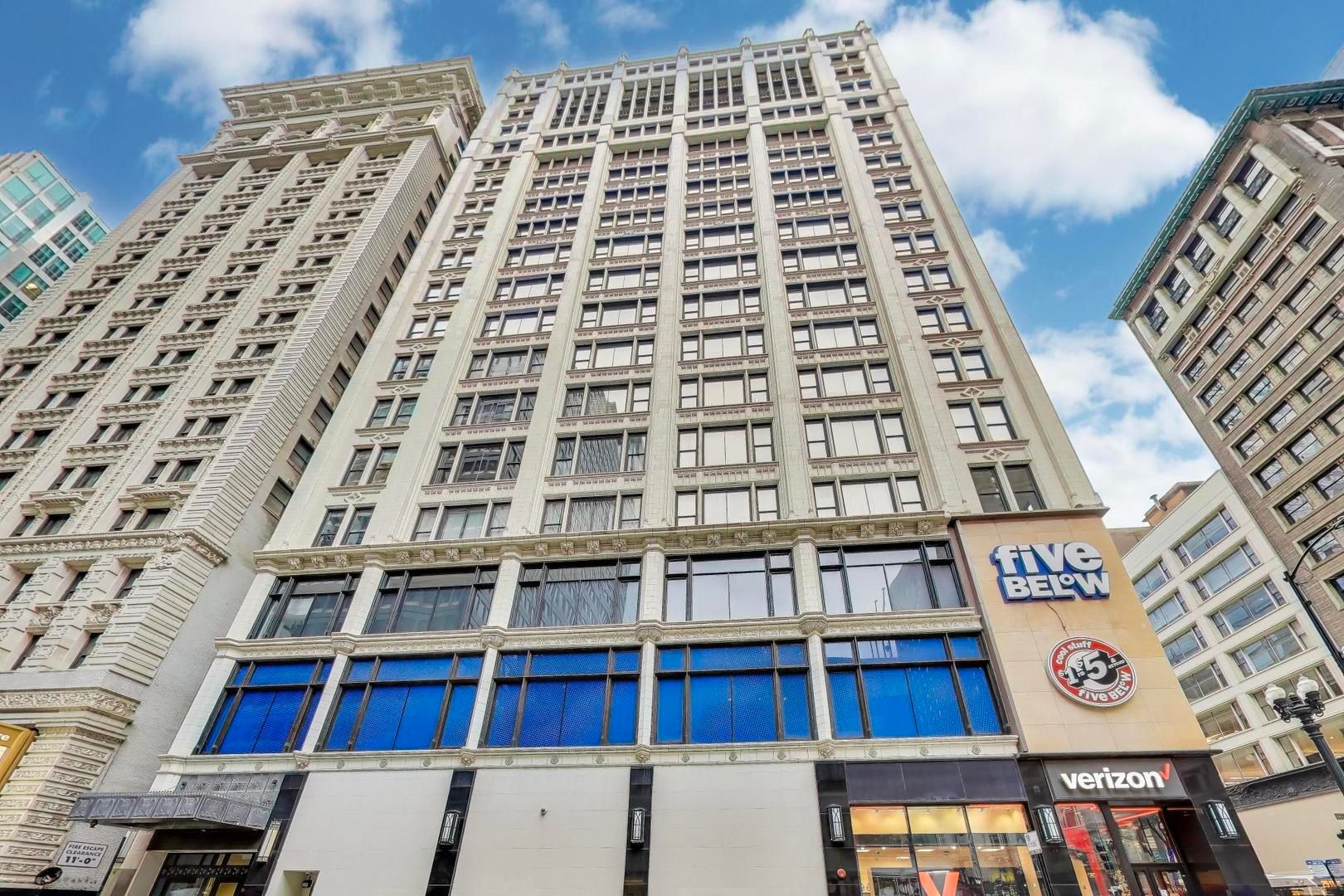 8 W Monroe Street #704 — Chicago, IL 60603