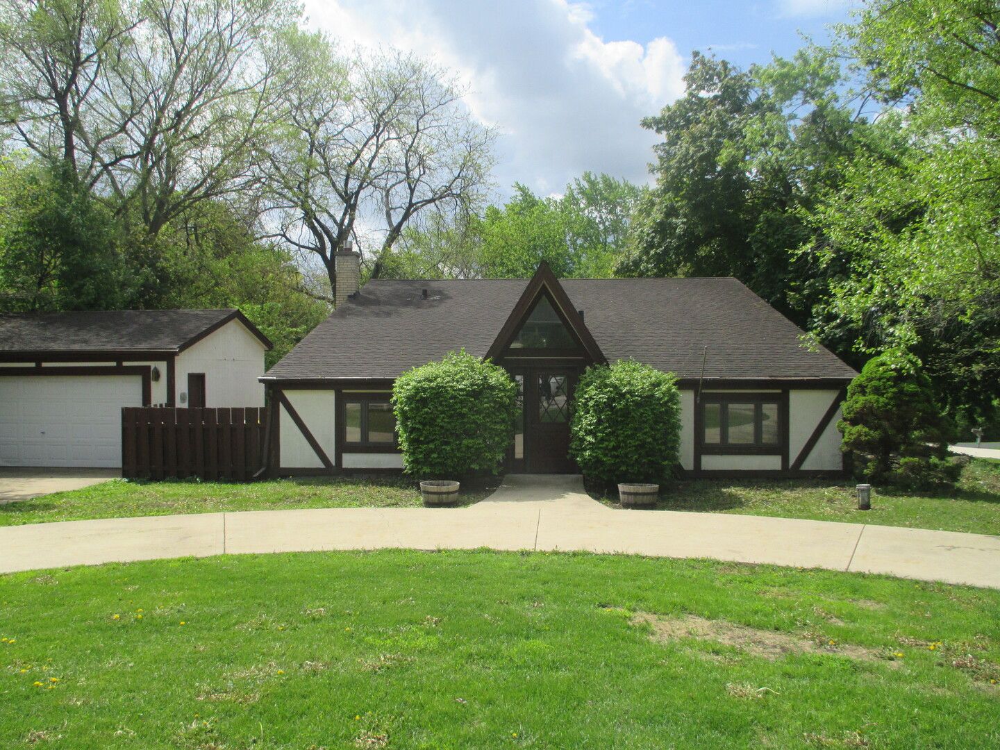 2N131 Willard Street — Carol Stream, IL 60188