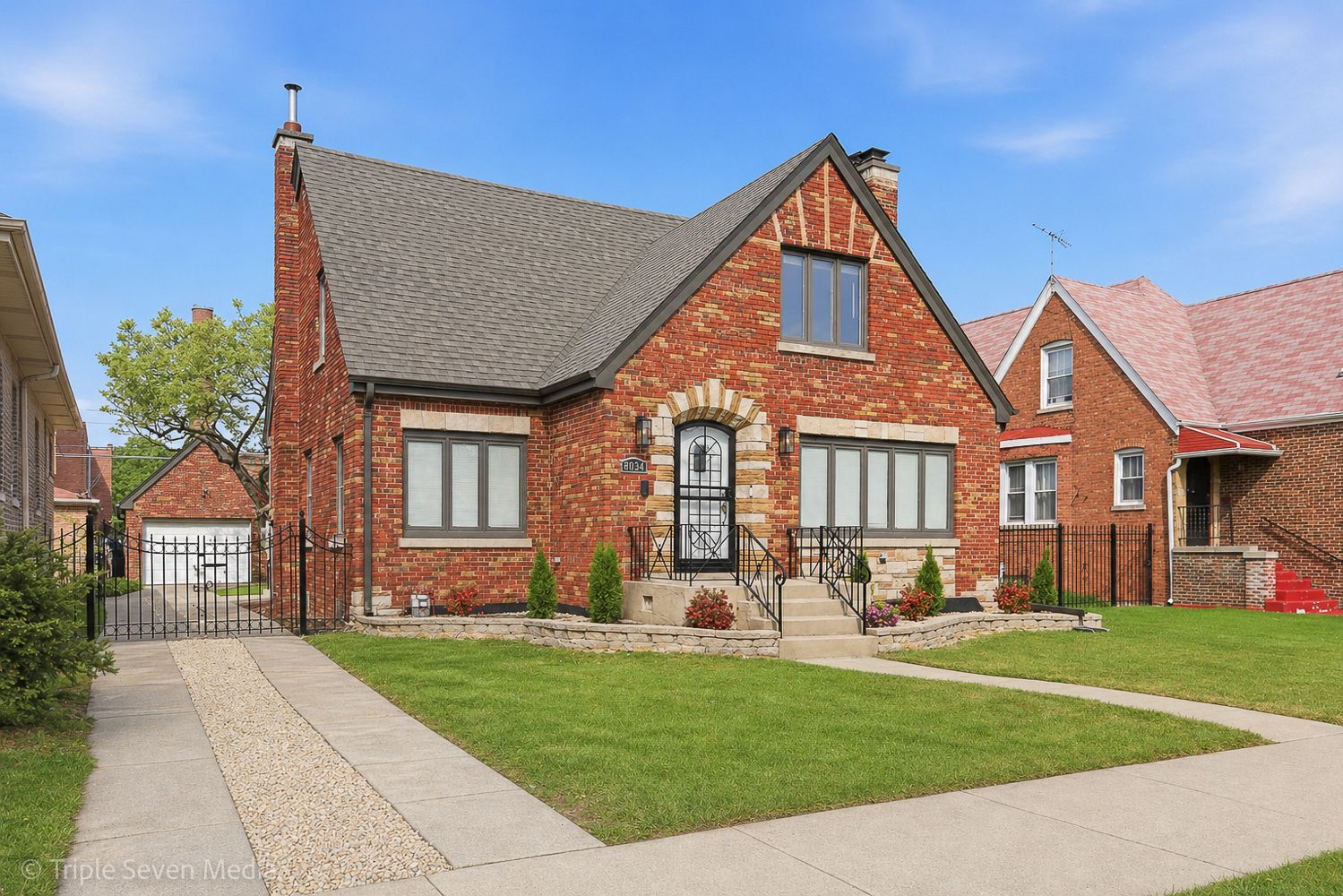 8034 S Clyde Avenue — Chicago, IL 60617