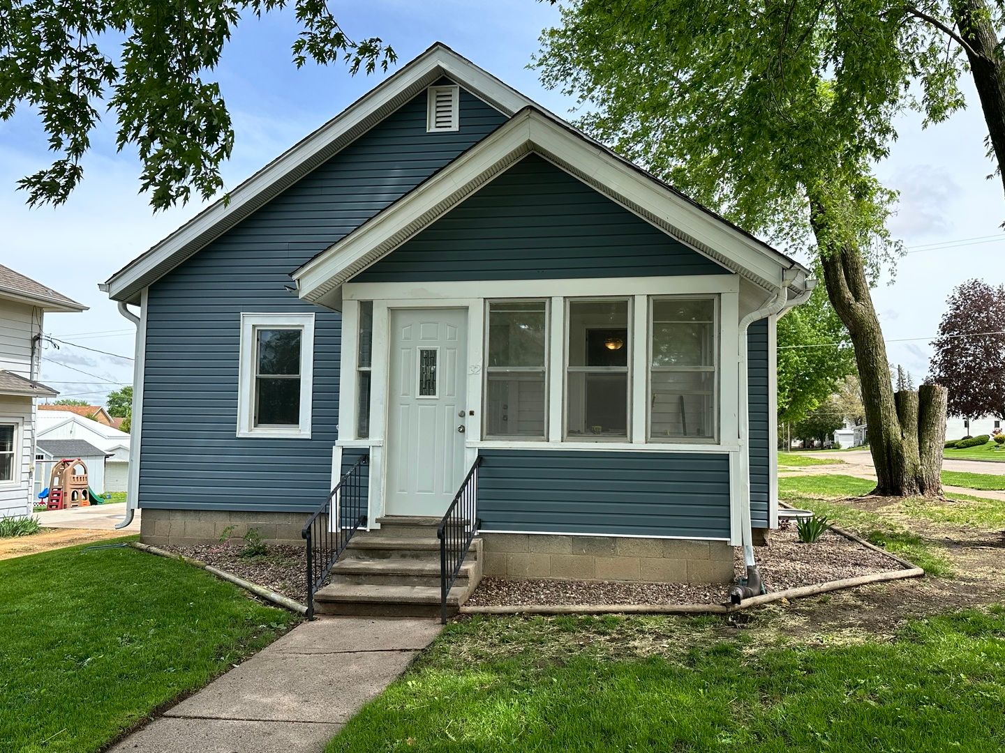 32 S Stephens Street — Preston, IA 52069
