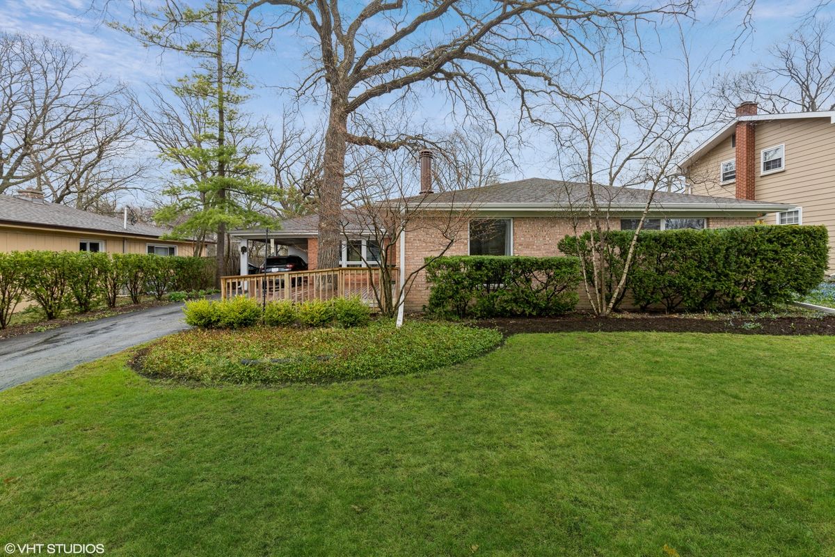 461 Rockland Avenue, Lake Bluff, IL 60044