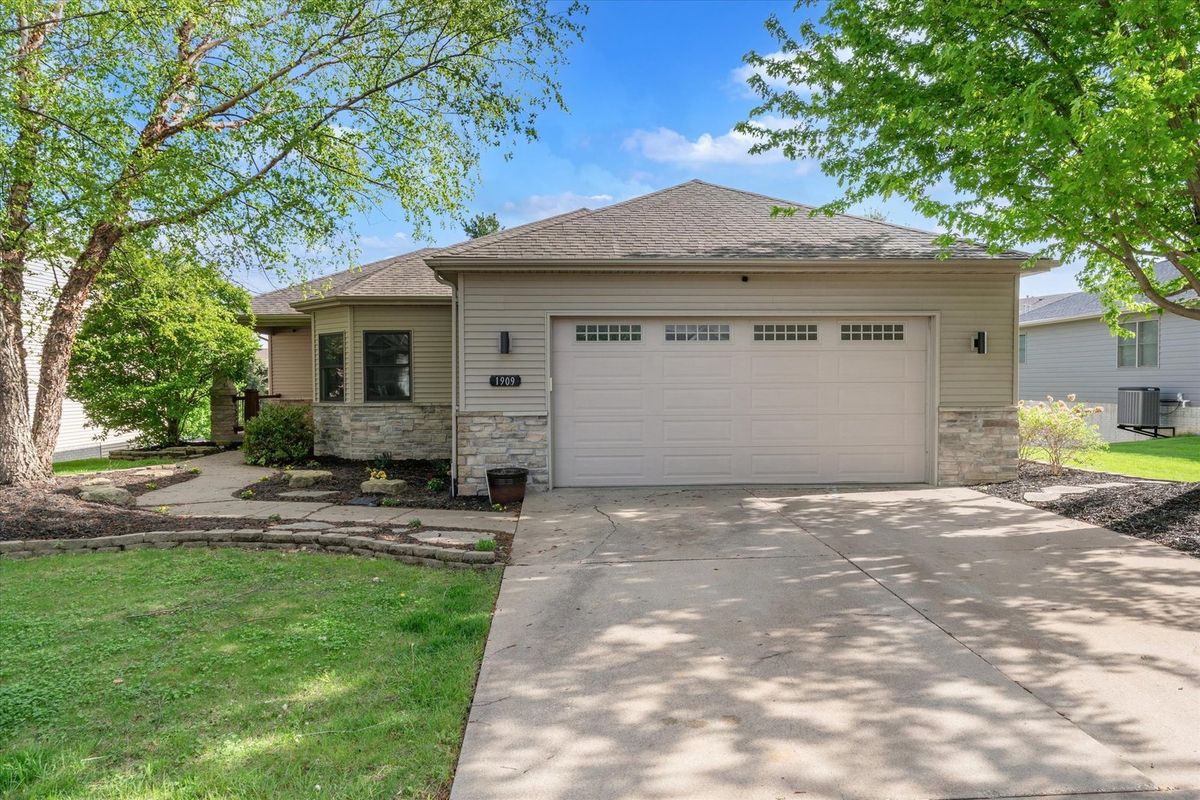 1909 58th Street, Davenport, IA 52807