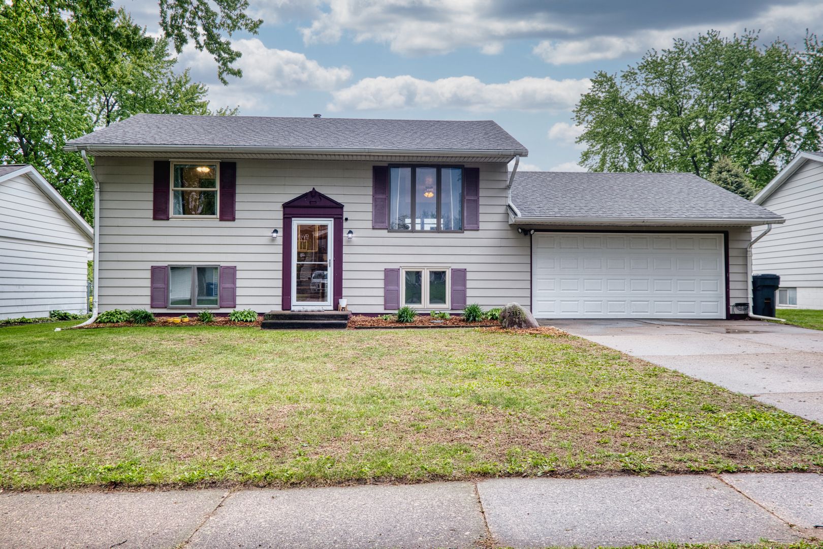 2313 Lafayette Terrace — Clinton, IA 52732