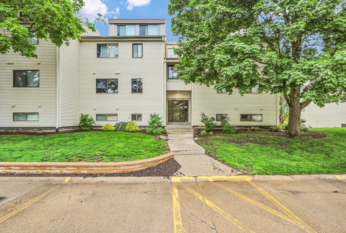 1909 Melrose Drive, Champaign, IL 61820