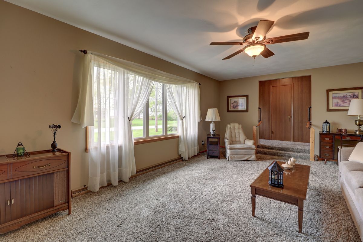 310 E 3rd Street, Tampico, IL 61283