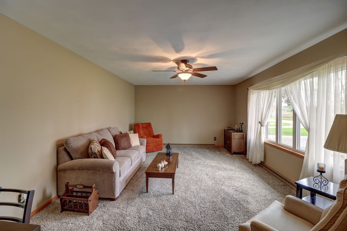 310 E 3rd Street, Tampico, IL 61283