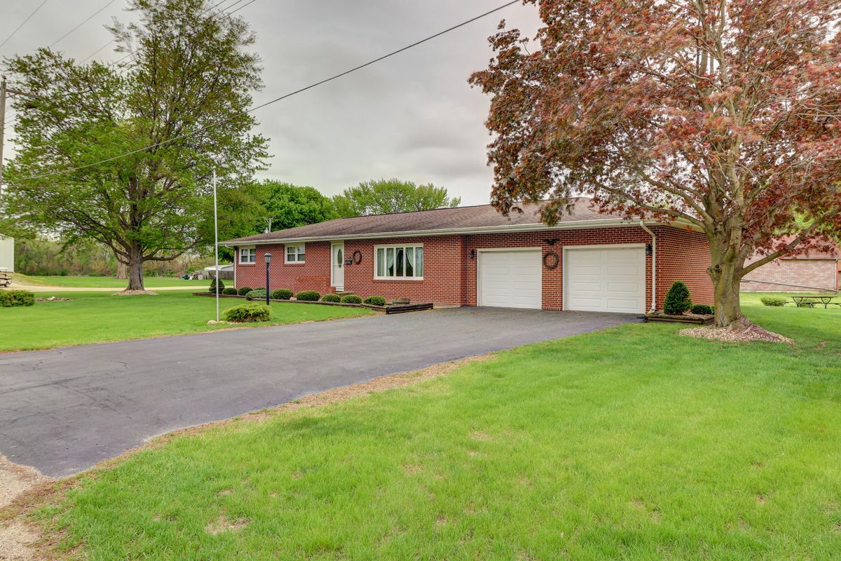 310 3rd Street, Tampico, IL 61283