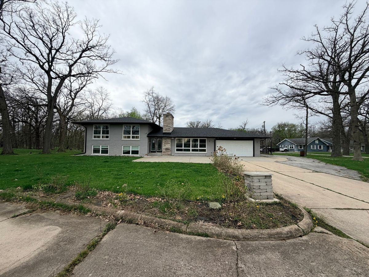 25716 Stoney Island Avenue, Crete, IL 60417