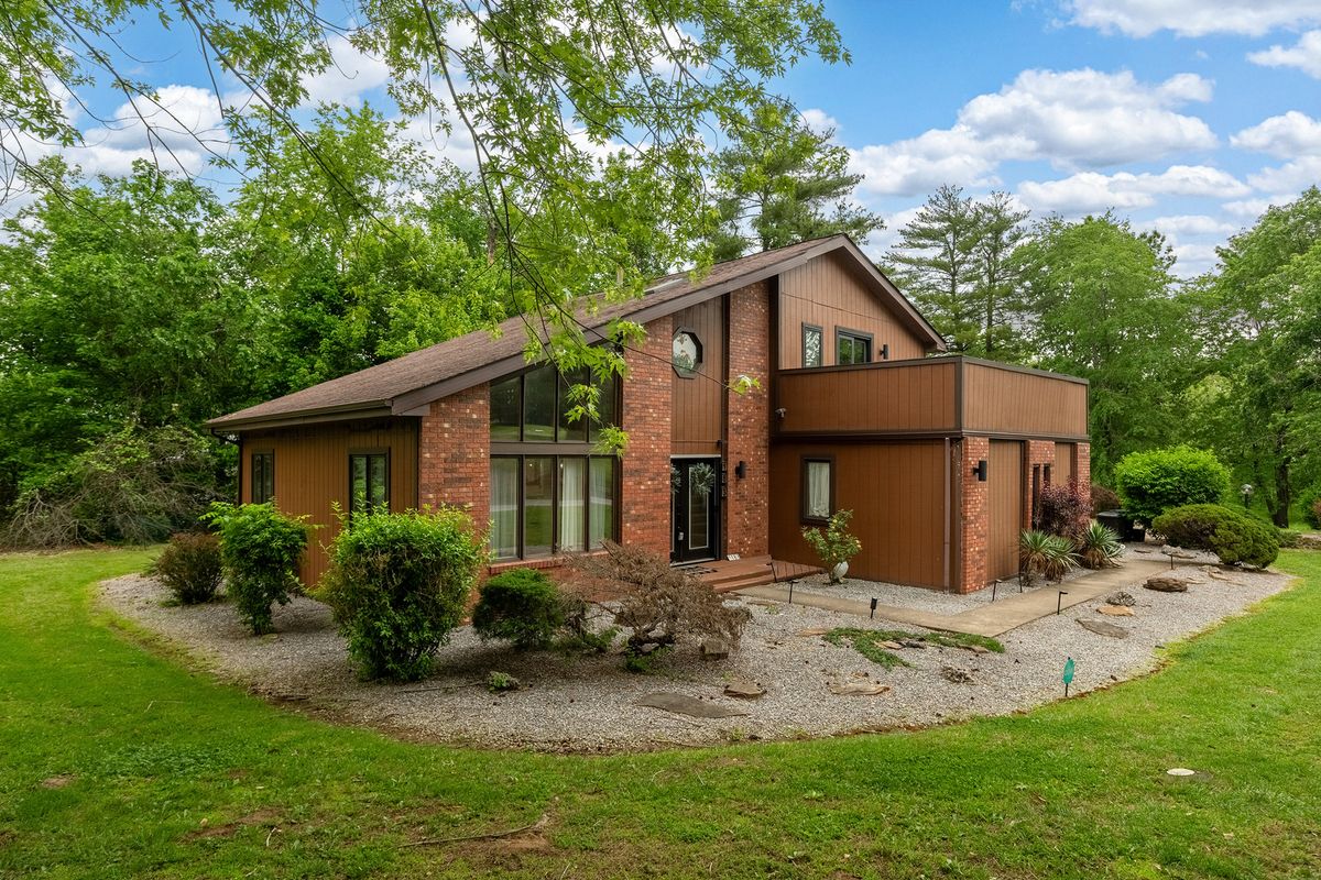 183 Heritage Road, Carbondale, IL 62903