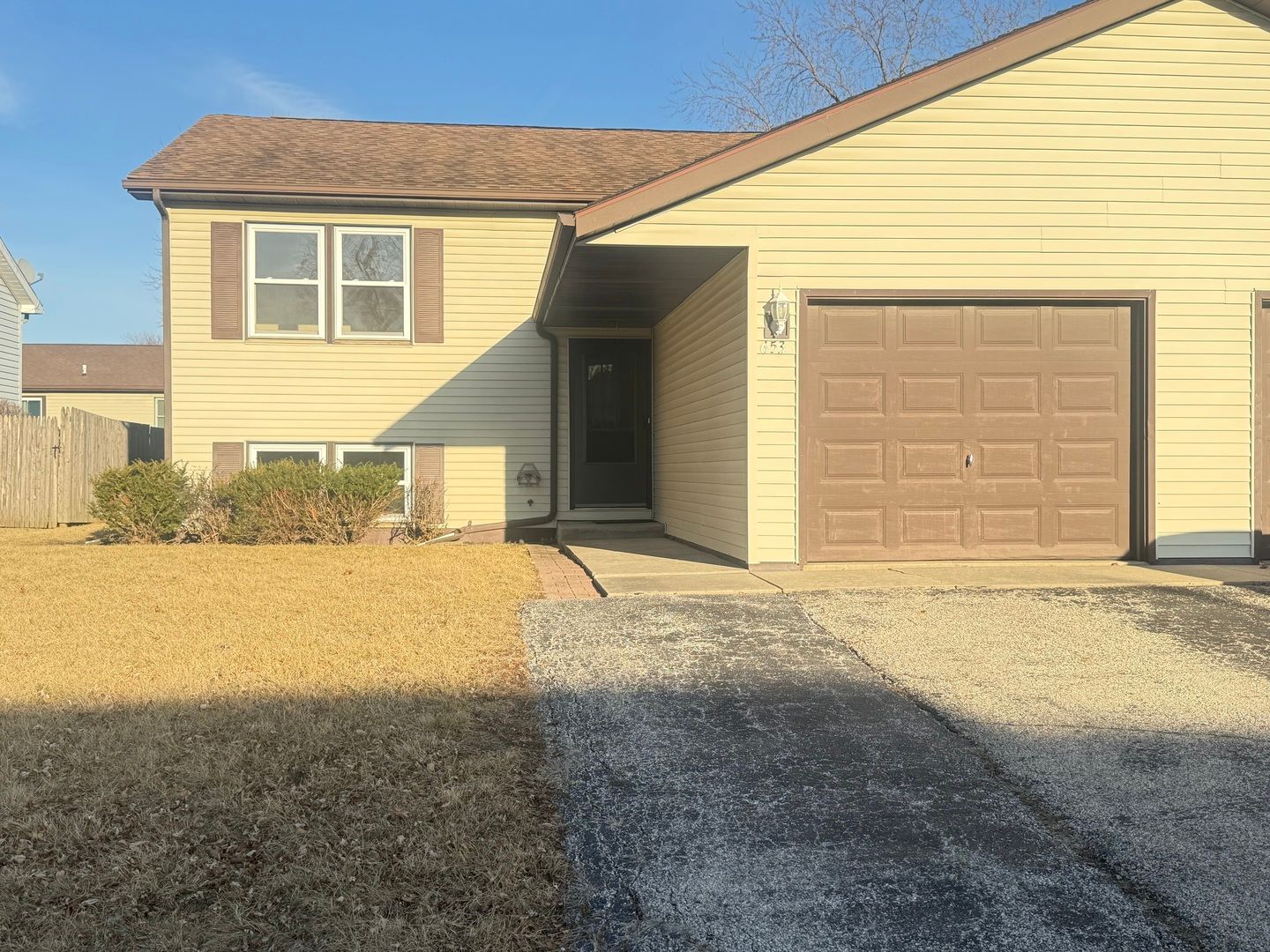 653 Ziegler Drive #653 — Grayslake, IL 60030