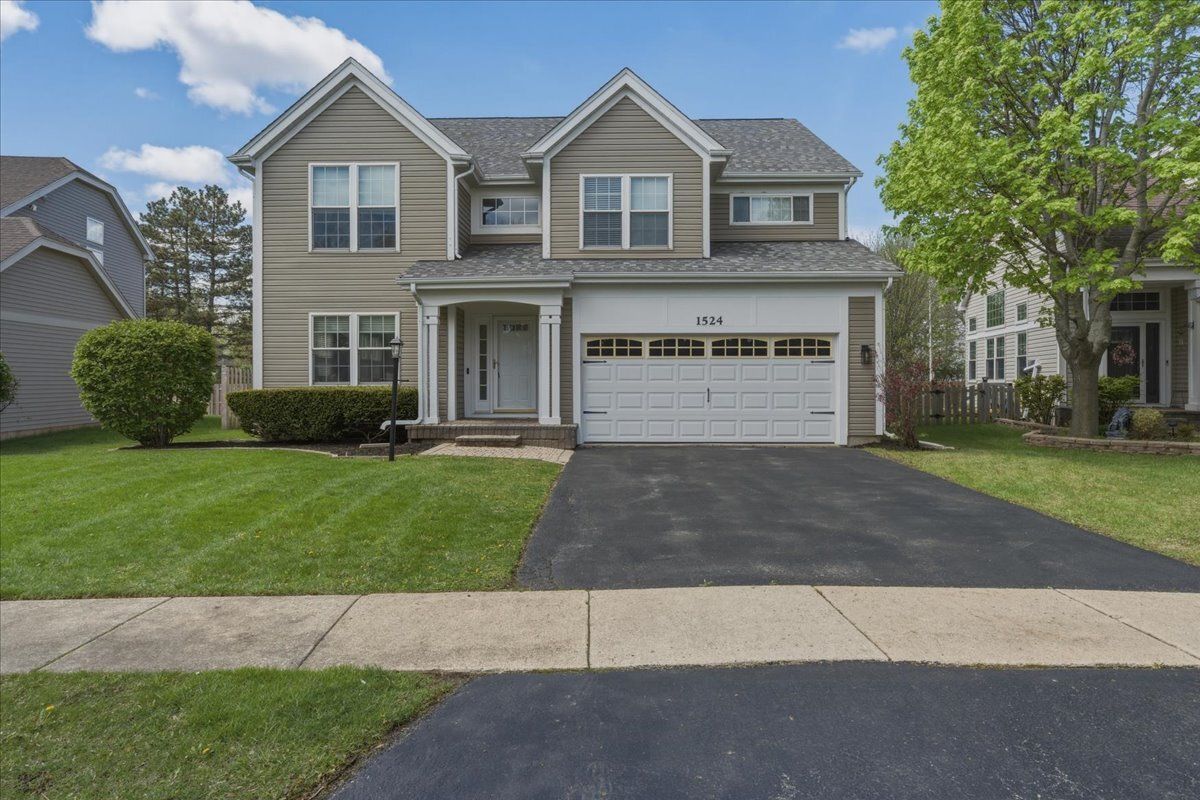 1524 Woodbury Circle — Gurnee, IL 60031