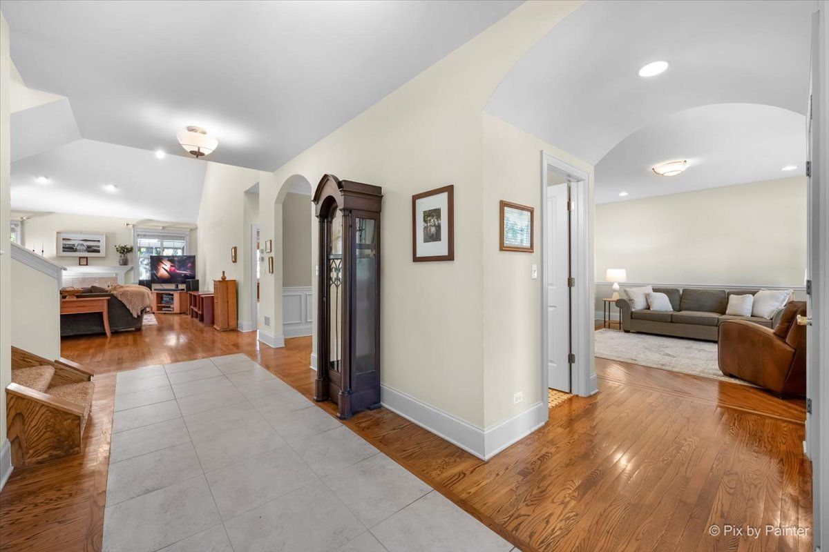 524 Tower Place, Fox River Grove, IL 60021