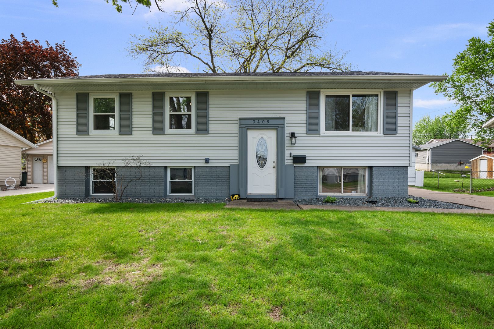 3409 W Garfield Street — Davenport, IA 52804
