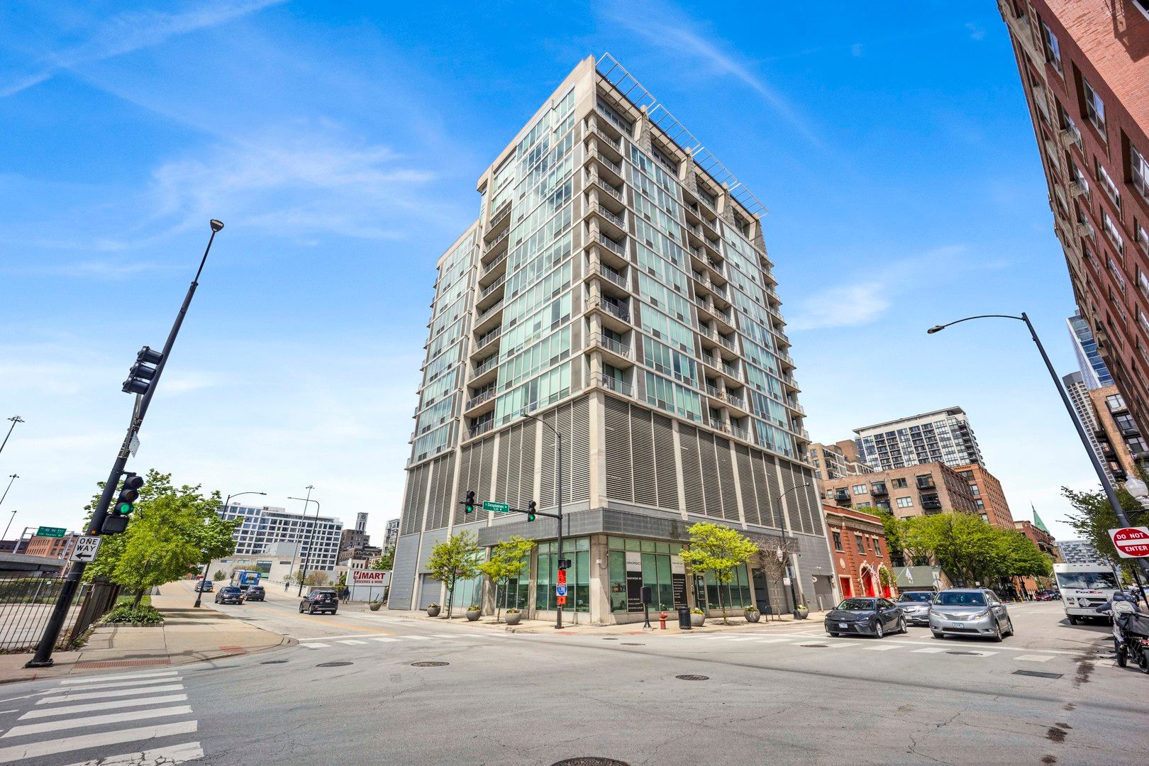 700 W Van Buren Street #PH3 — Chicago, IL 60607