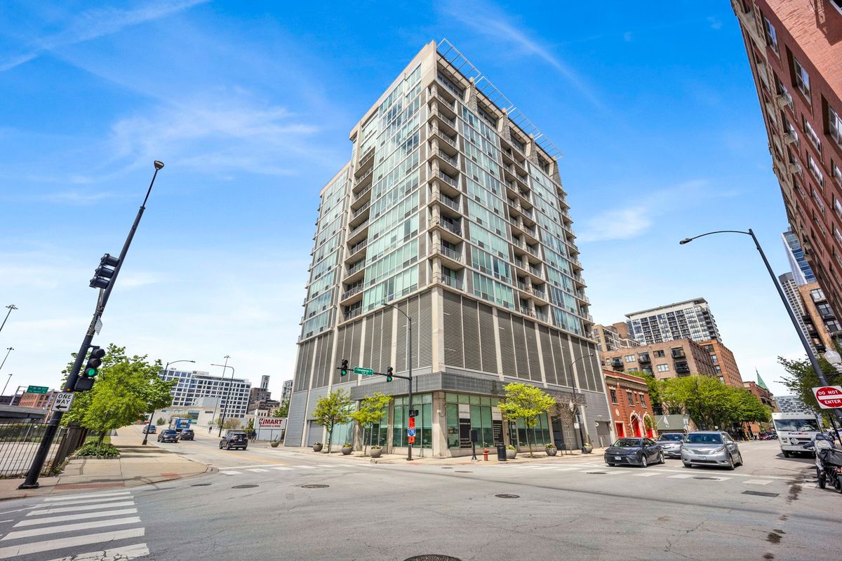 700 Van Buren Street, Chicago, IL 60607