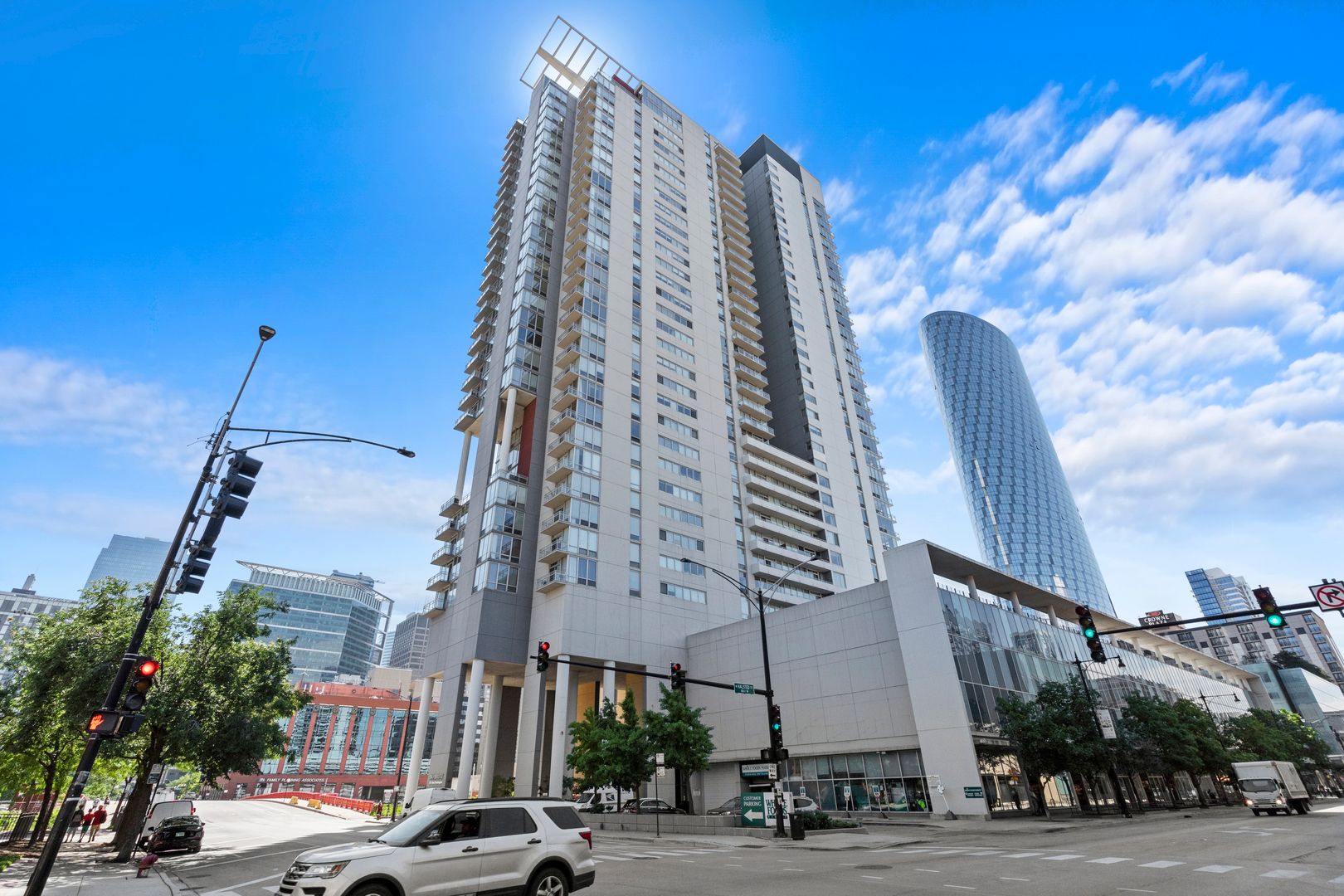 737 W Washington Boulevard #3406 — Chicago, IL 60661