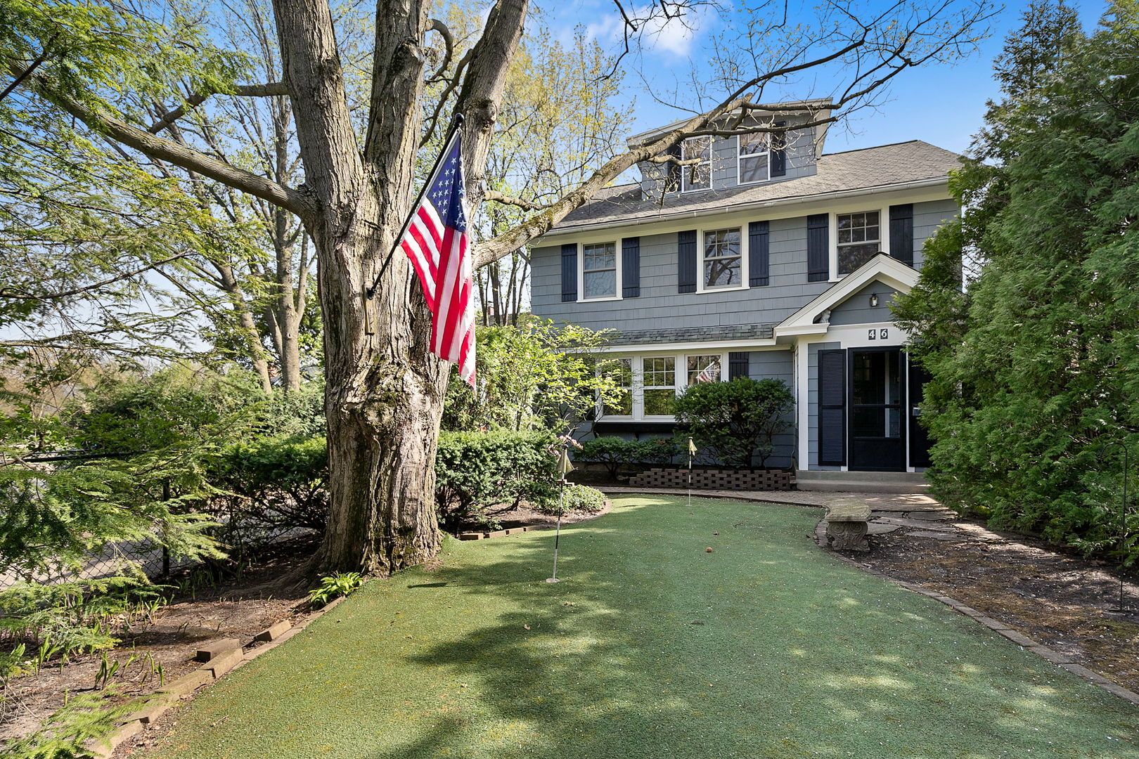 46 Washington Circle — Lake Forest, IL 60045