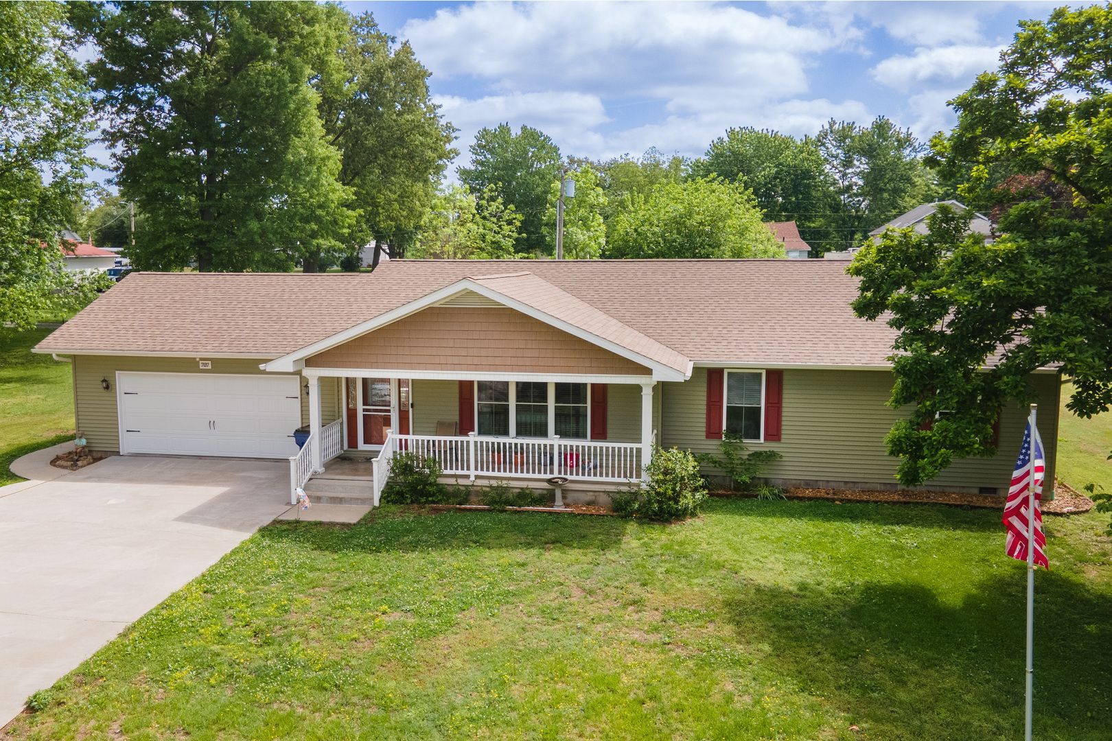 707 S Sunny Slope Street — West Frankfort, IL 62896