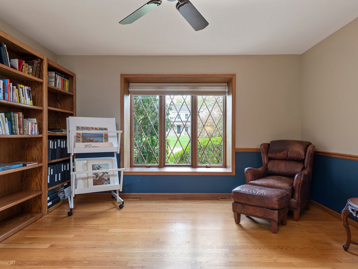 904 Glen Oak Drive, Sleepy Hollow, IL 60118