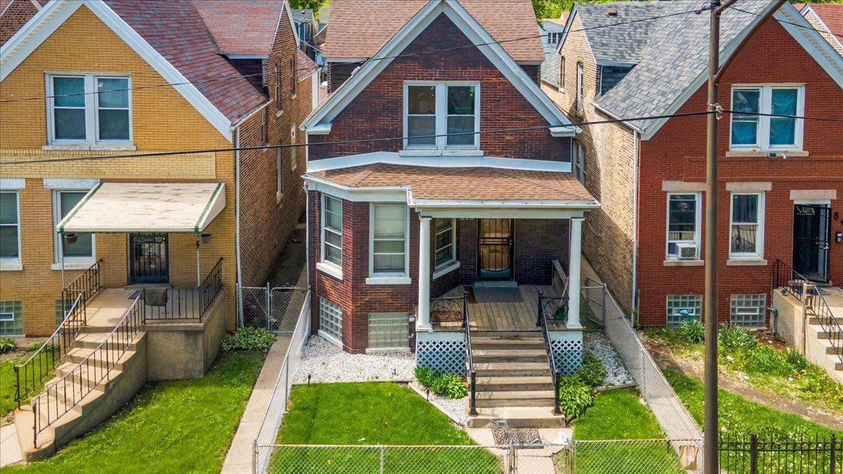 838 N Homan Avenue — Chicago, IL 60651