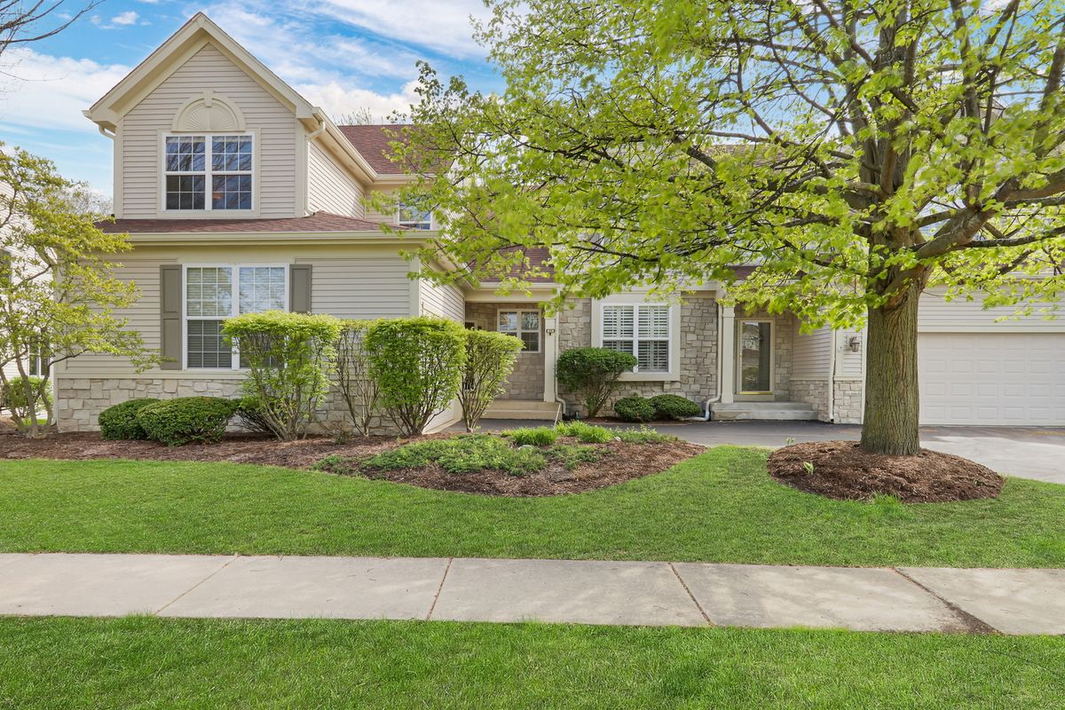 215 Berkshire Drive, Lake Villa, IL 60046