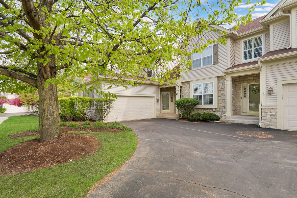 215 Berkshire Drive, Lake Villa, IL 60046
