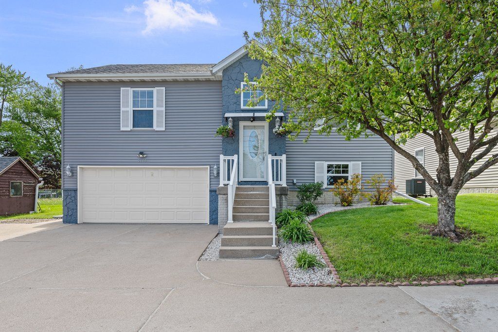 5118 N Division Street — Davenport, IA 52806